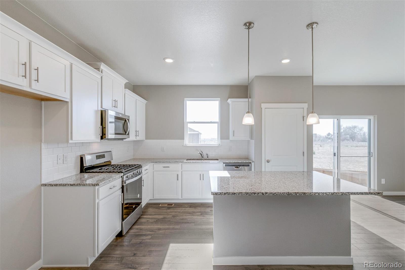 MLS Image #7 for 1557  pinnacle avenue,lochbuie, Colorado