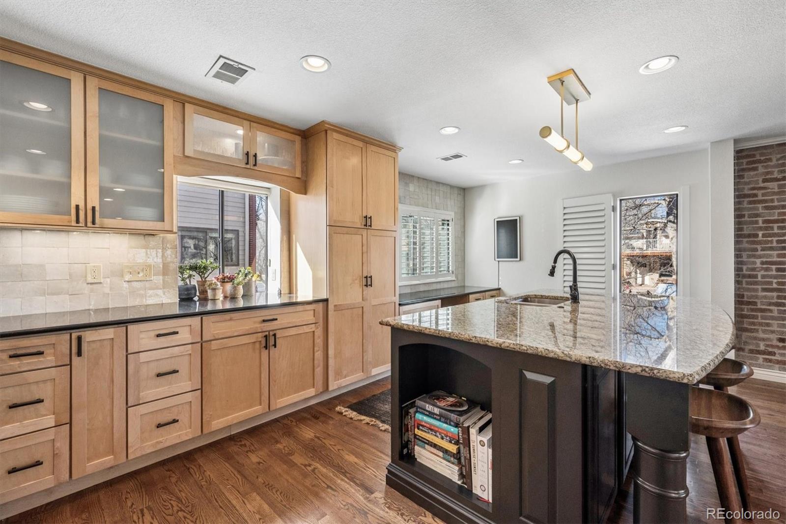 MLS Image #3 for 495  columbine street ,denver, Colorado