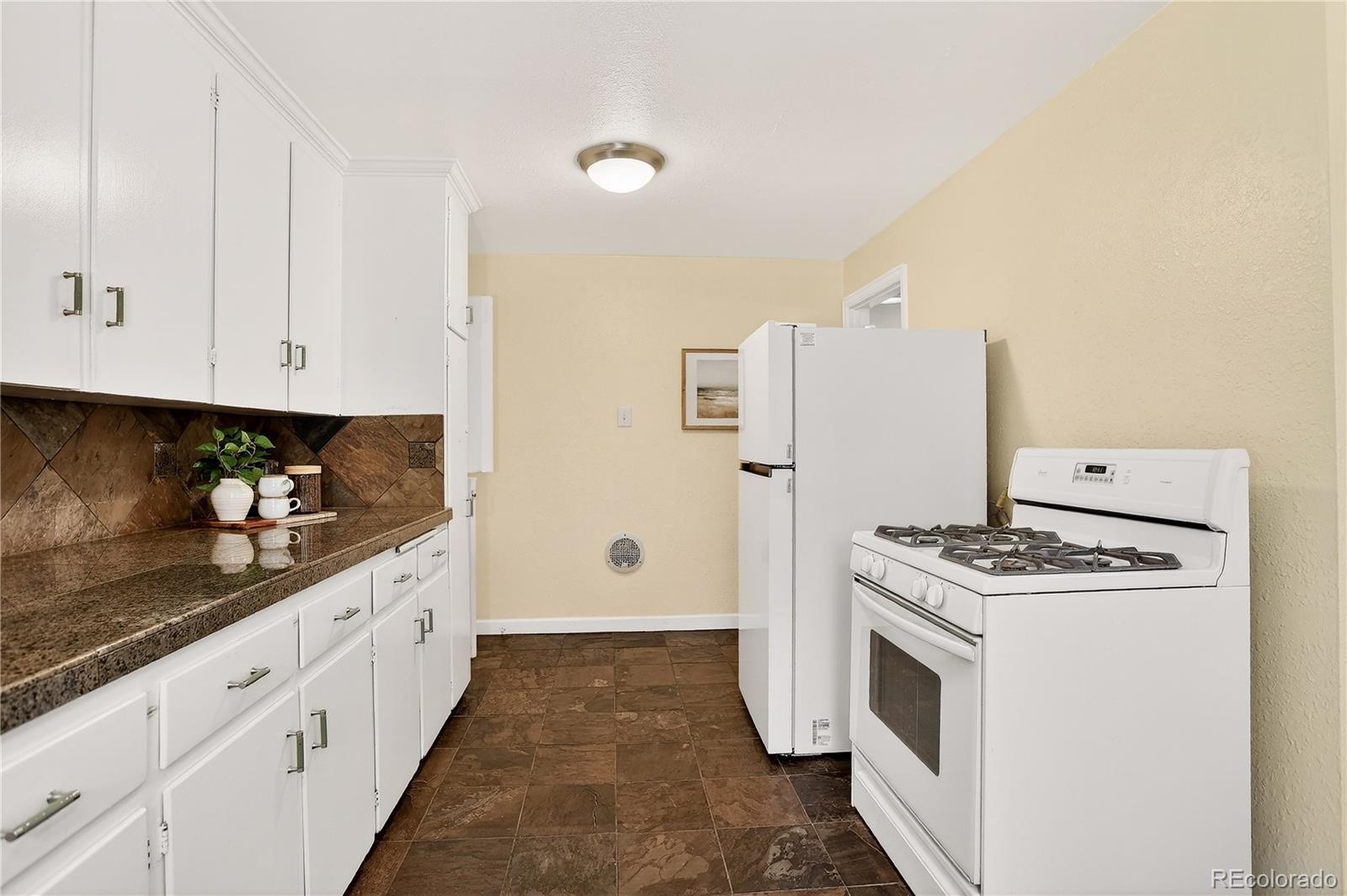 MLS Image #9 for 825  jasmine street,denver, Colorado