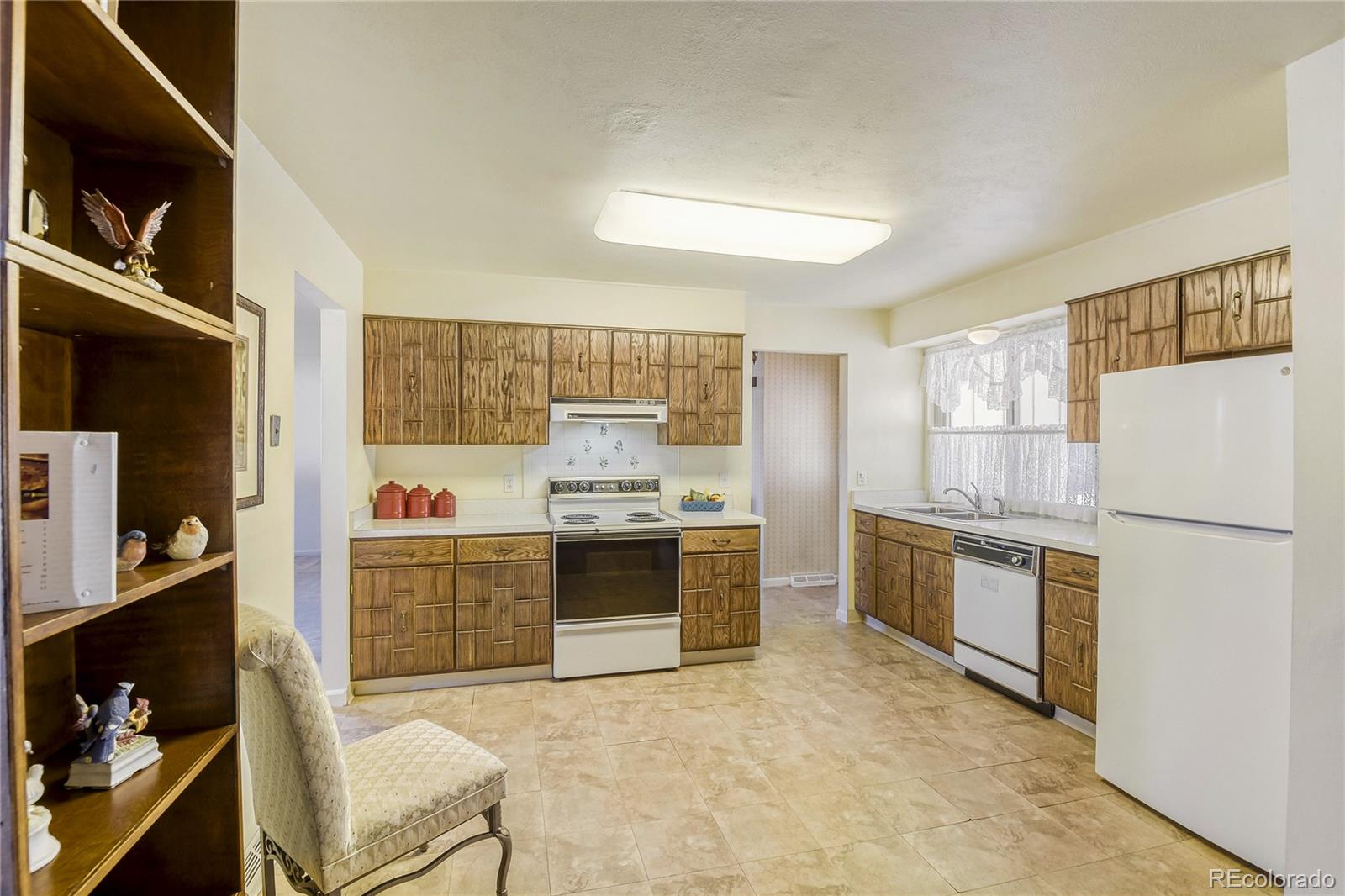 MLS Image #5 for 2448 s holland court,lakewood, Colorado