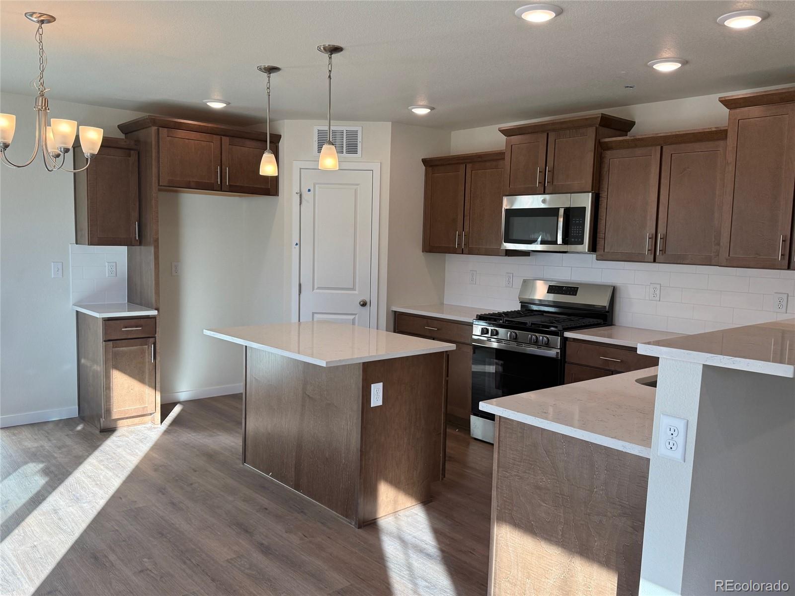 MLS Image #2 for 727 n clubview street,watkins, Colorado