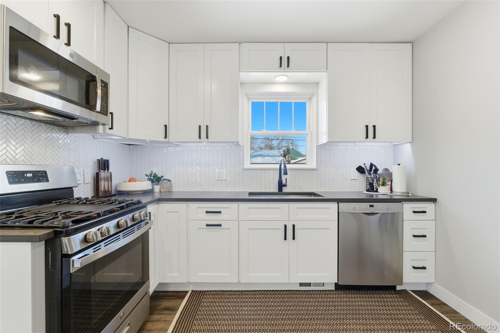 MLS Image #13 for 3939  wyandot street,denver, Colorado
