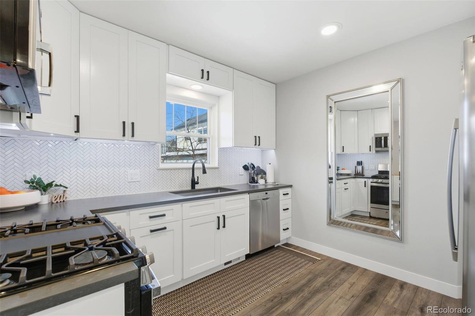 MLS Image #15 for 3939  wyandot street,denver, Colorado