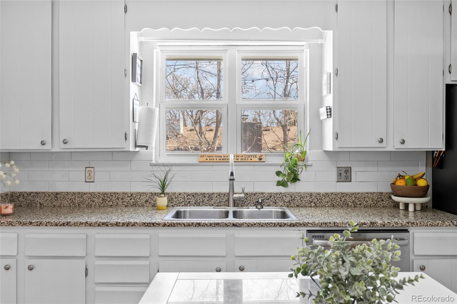 MLS Image #11 for 11895 e louisiana avenue,aurora, Colorado