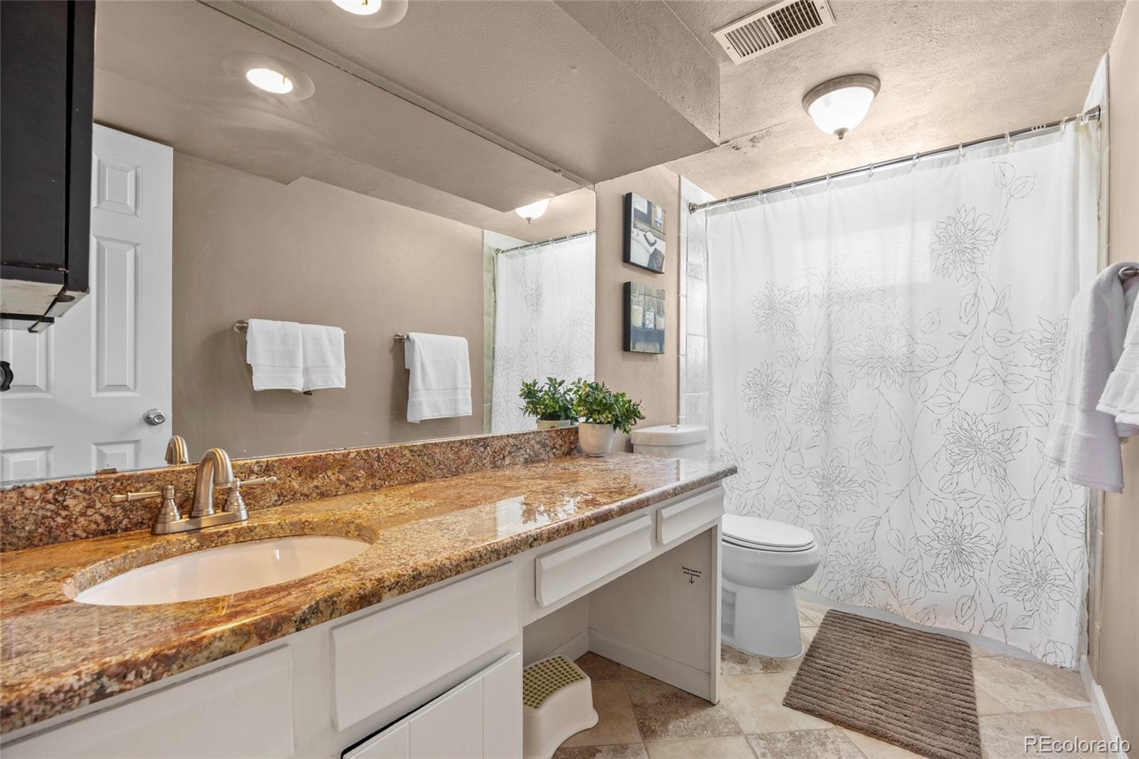 MLS Image #28 for 11895 e louisiana avenue,aurora, Colorado