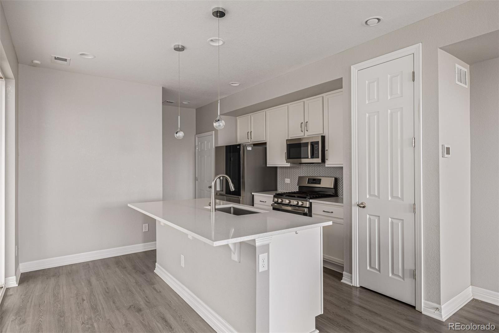MLS Image #5 for 9612  reunion parkway,commerce city, Colorado