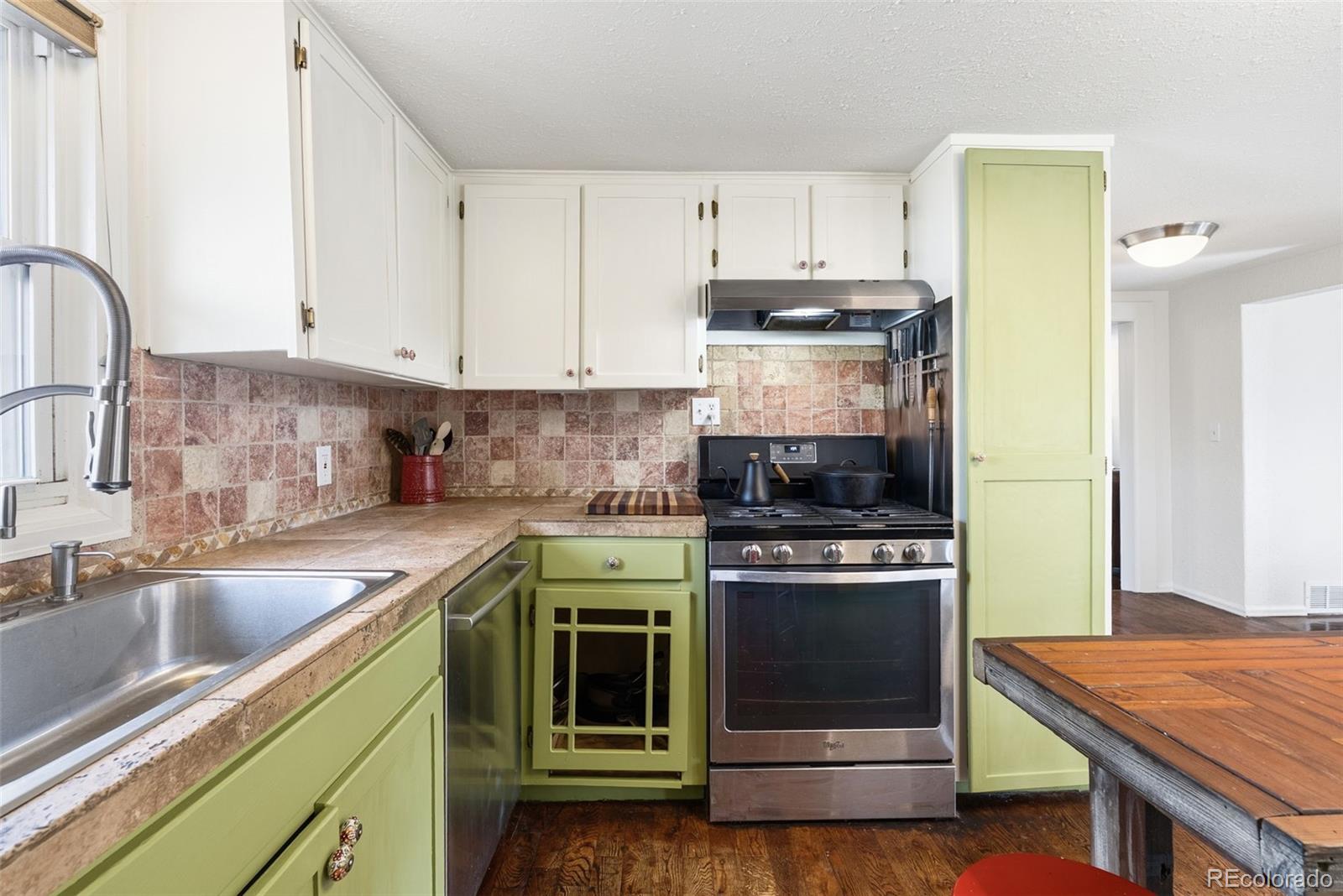 MLS Image #6 for 4547 s lincoln street,englewood, Colorado