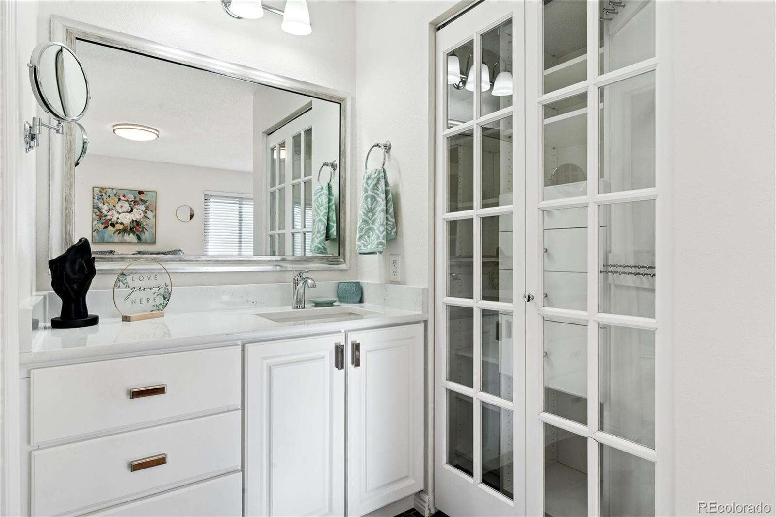 MLS Image #7 for 3752 s helena way,aurora, Colorado