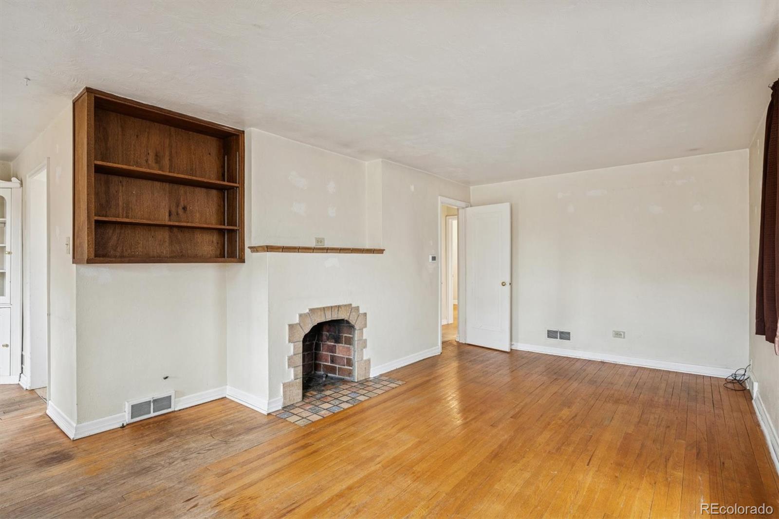 MLS Image #2 for 1826  bellaire street,denver, Colorado