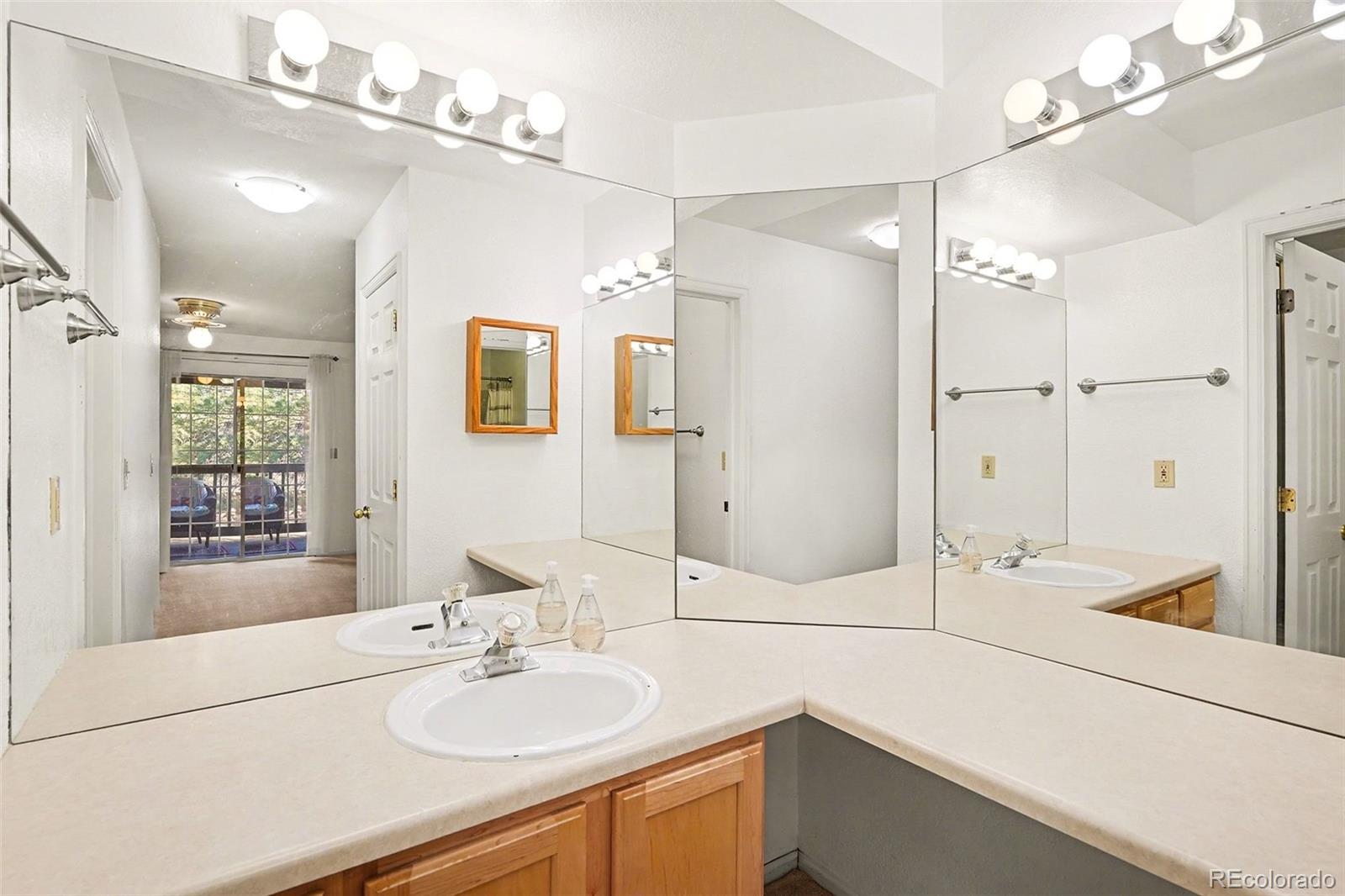MLS Image #5 for 9273 e arbor circle f,englewood, Colorado