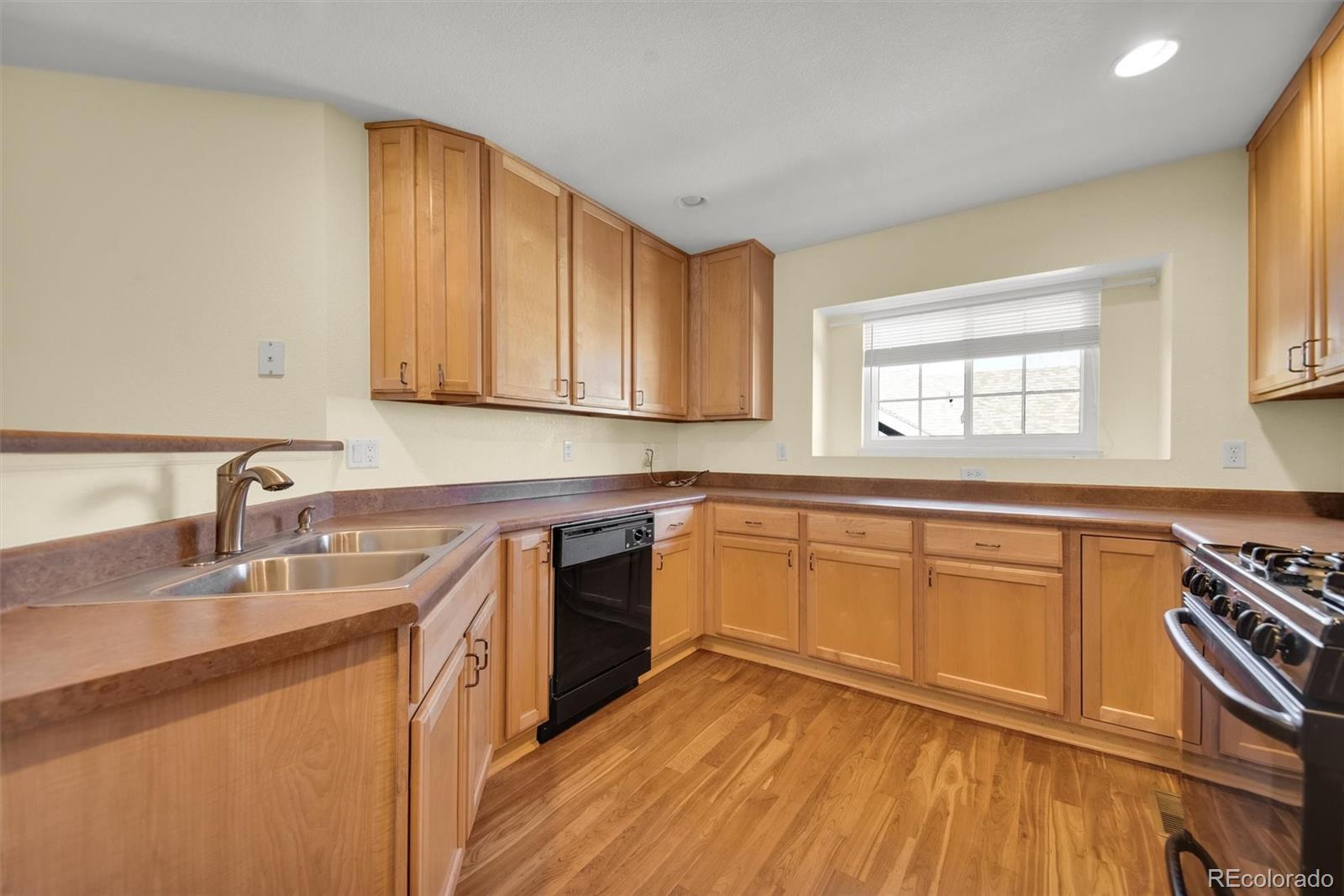MLS Image #11 for 23653 e links place ,aurora, Colorado