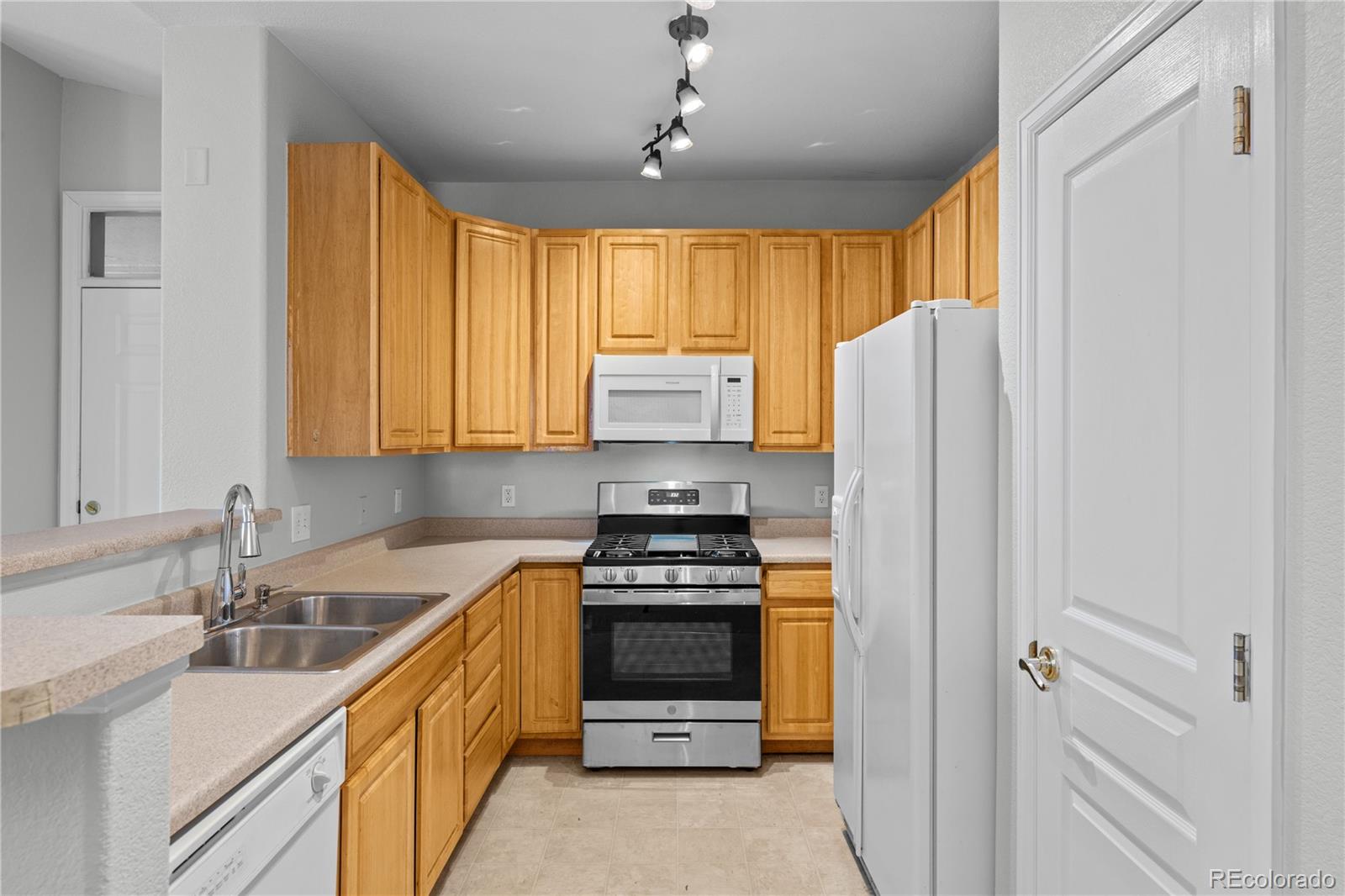 MLS Image #10 for 10467 w hampden avenue,lakewood, Colorado