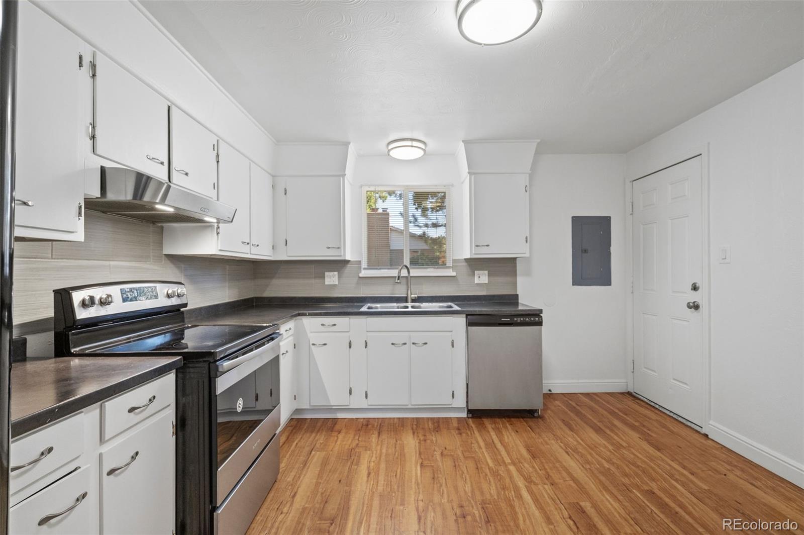 MLS Image #5 for 12104 e nevada place,aurora, Colorado