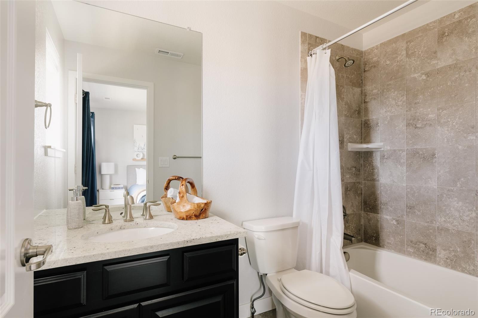 MLS Image #18 for 6059  boston street,denver, Colorado