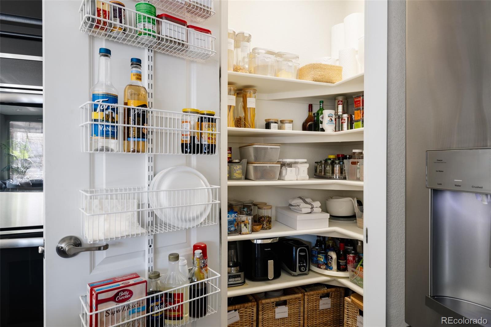 MLS Image #6 for 6059  boston street,denver, Colorado