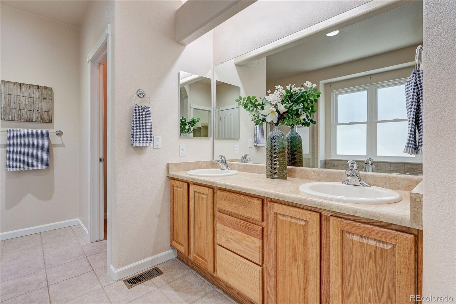 MLS Image #23 for 223 n de gaulle street,aurora, Colorado