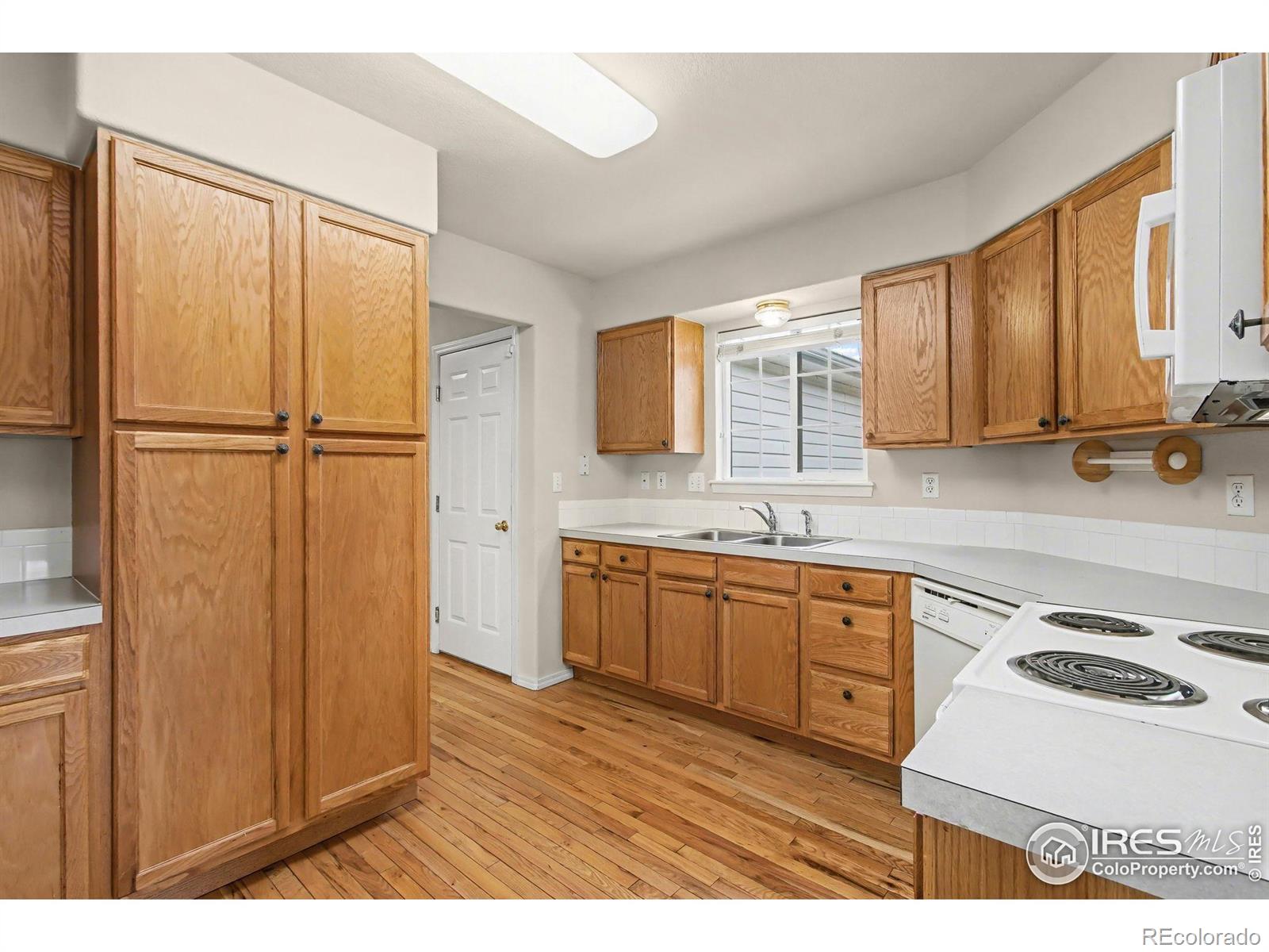 MLS Image #12 for 1507  stonewood court,windsor, Colorado