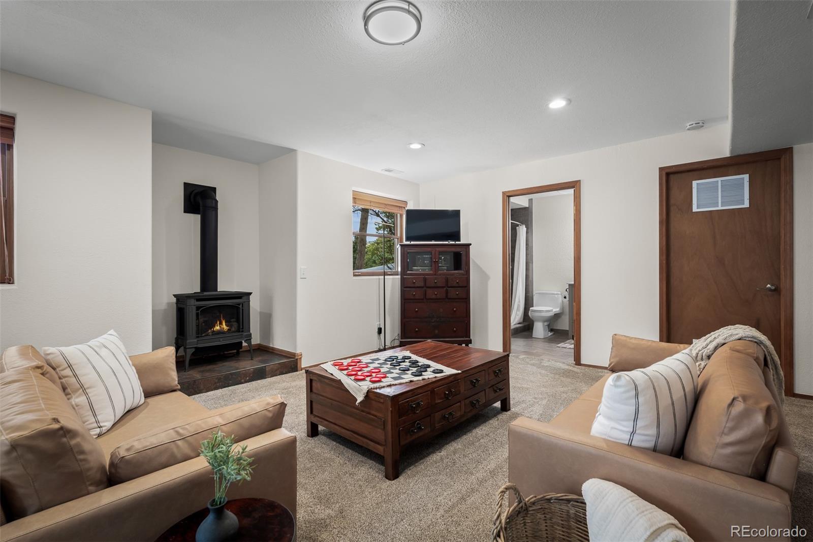 MLS Image #44 for 20070  lofty pine lane,monument, Colorado