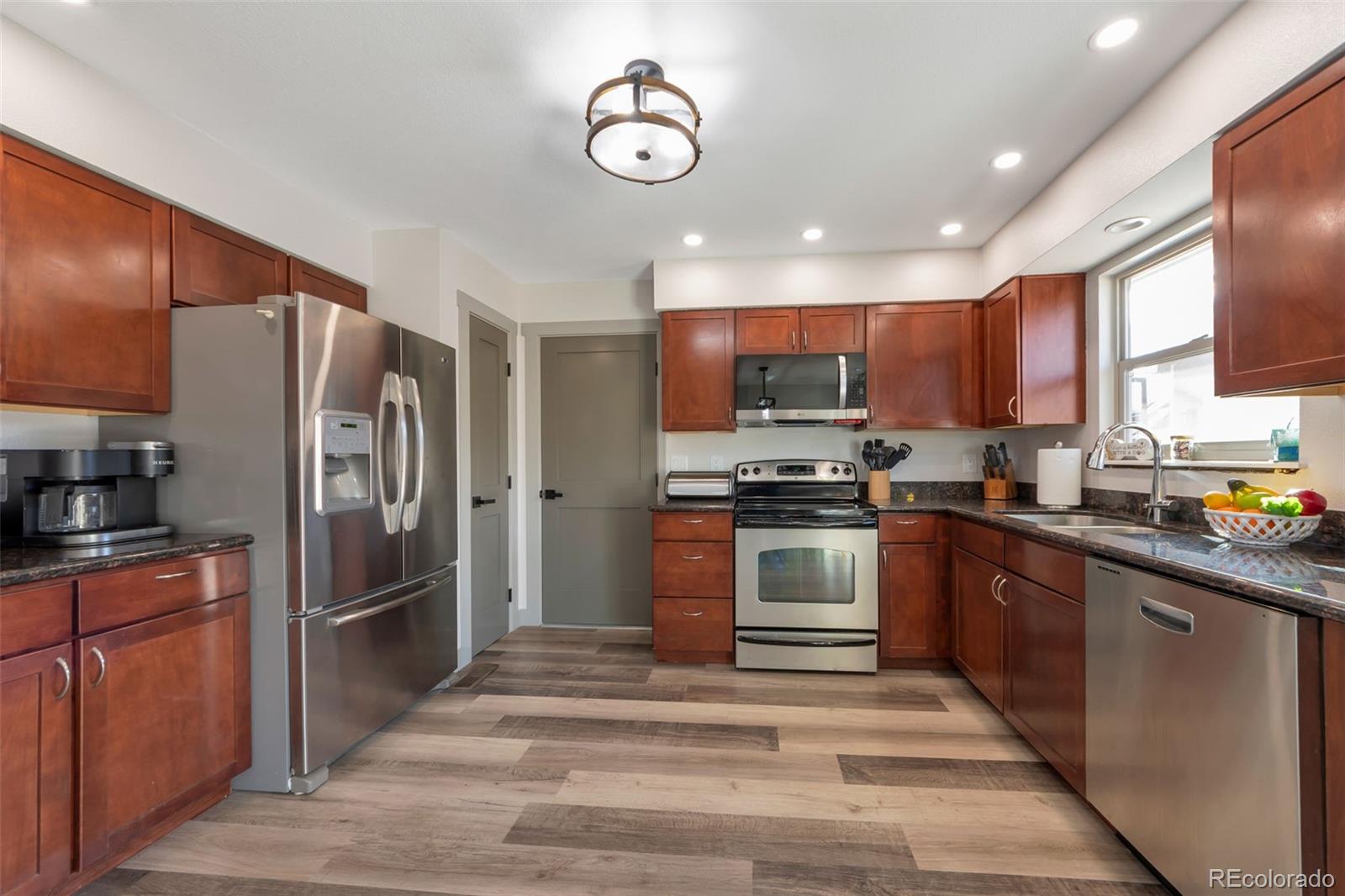 MLS Image #6 for 8625 s yukon street,littleton, Colorado