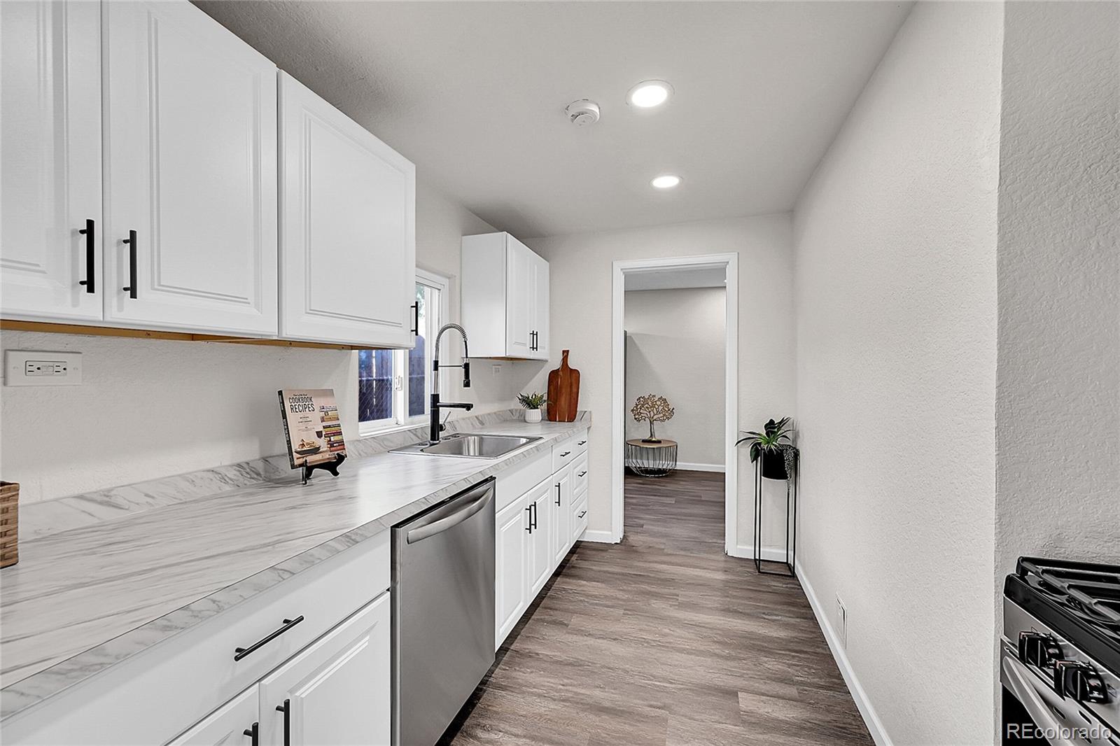 MLS Image #10 for 3984 n cook street,denver, Colorado