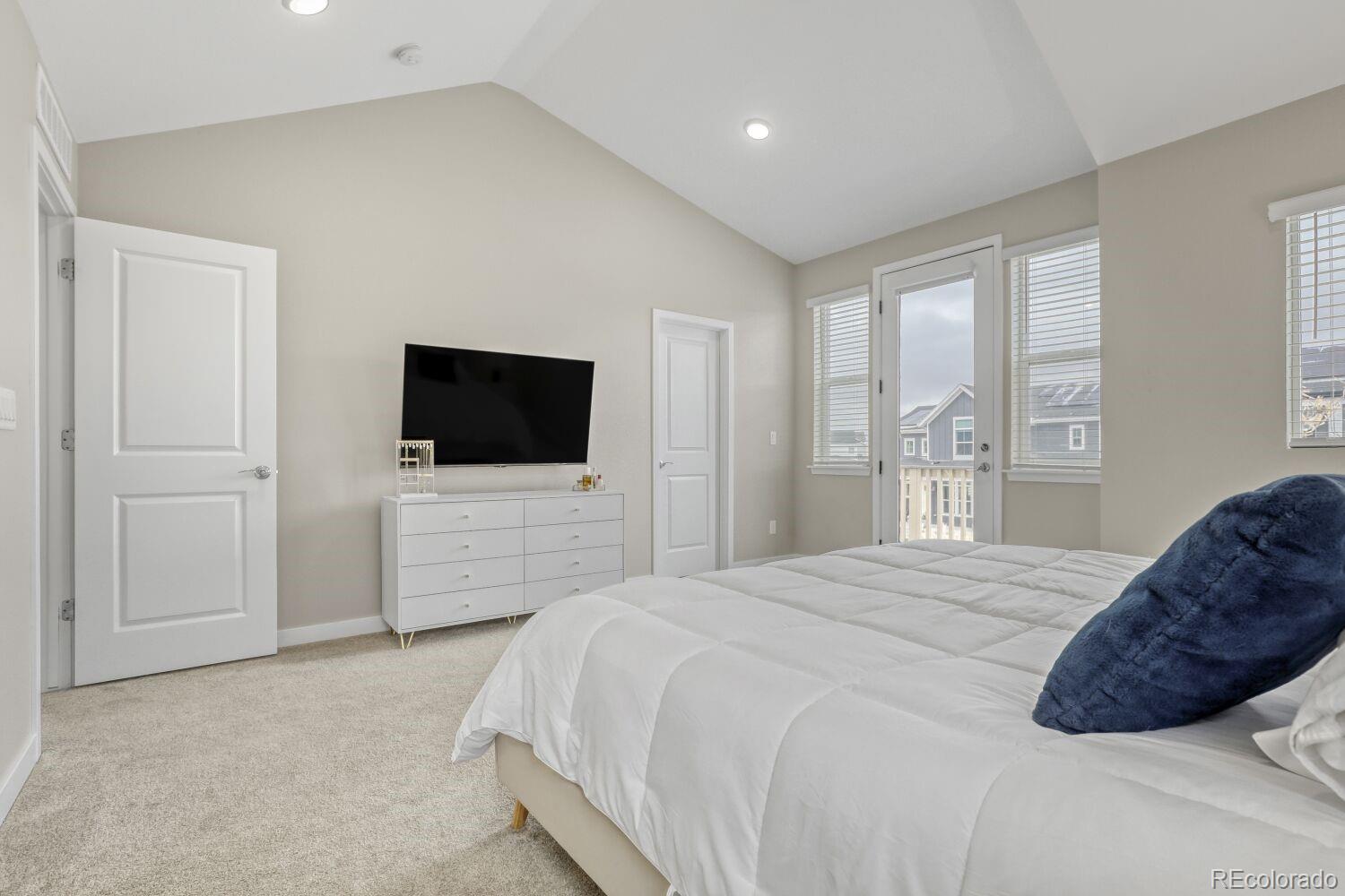 MLS Image #16 for 6329 n galena way,denver, Colorado