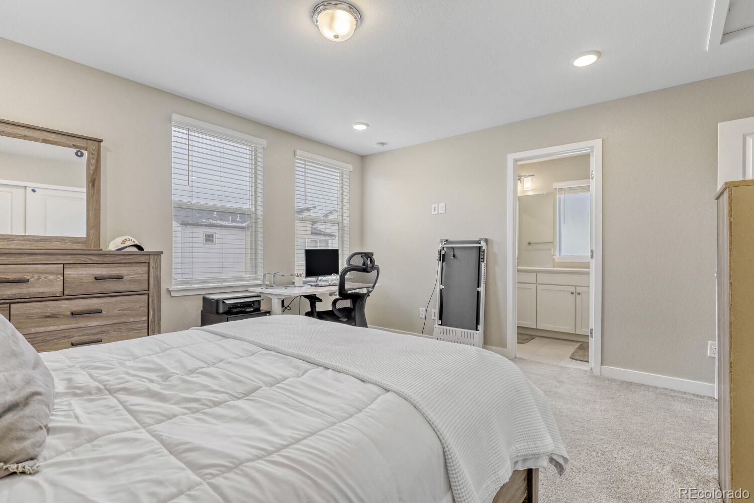MLS Image #18 for 6329 n galena way,denver, Colorado