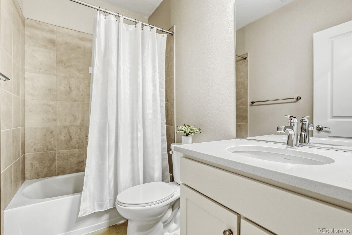 MLS Image #23 for 6329 n galena way,denver, Colorado