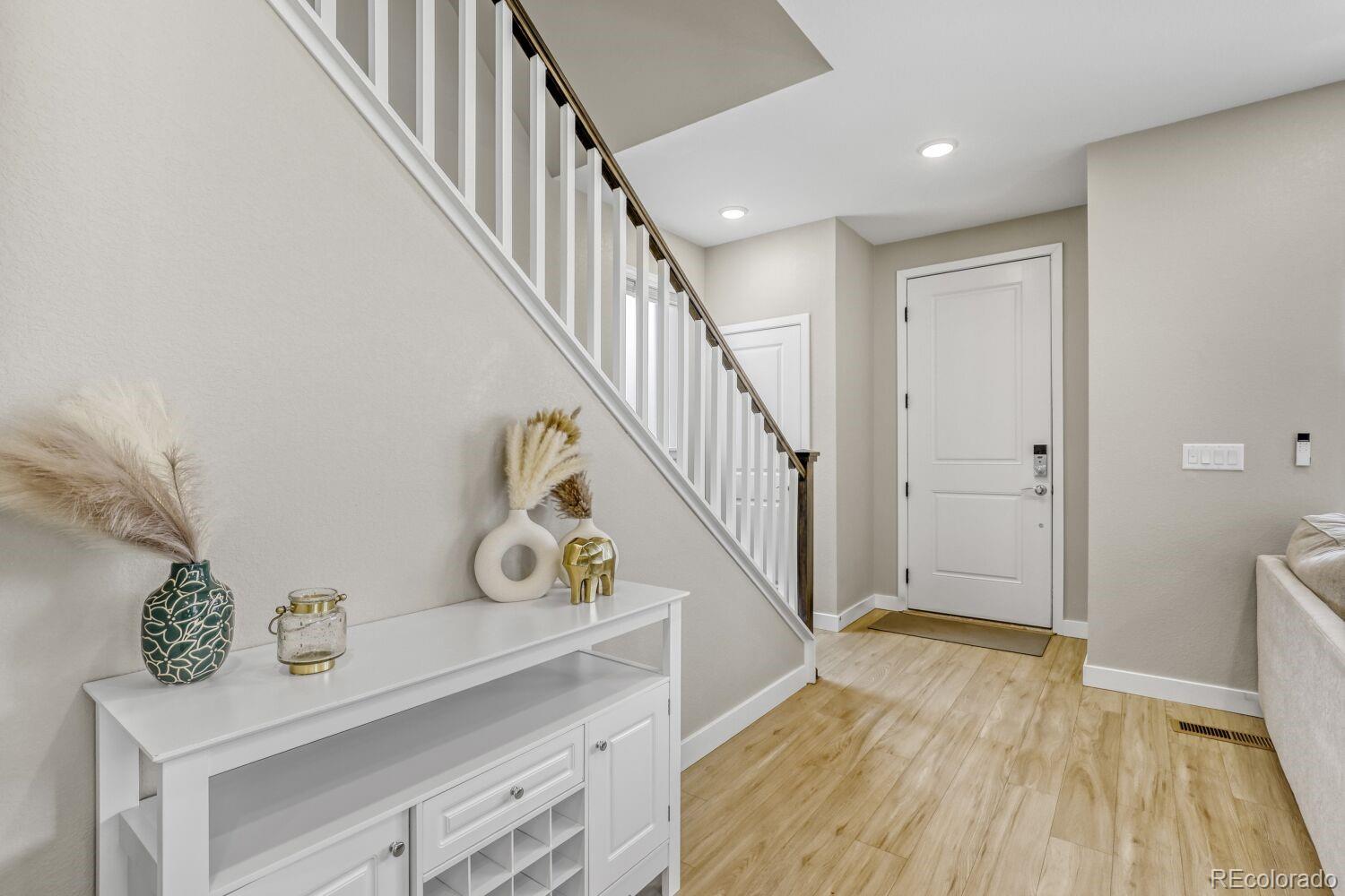 MLS Image #4 for 6329 n galena way,denver, Colorado