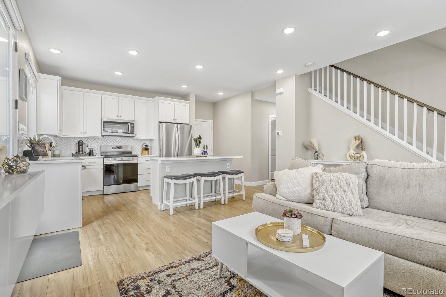 MLS Image #6 for 6329 n galena way,denver, Colorado