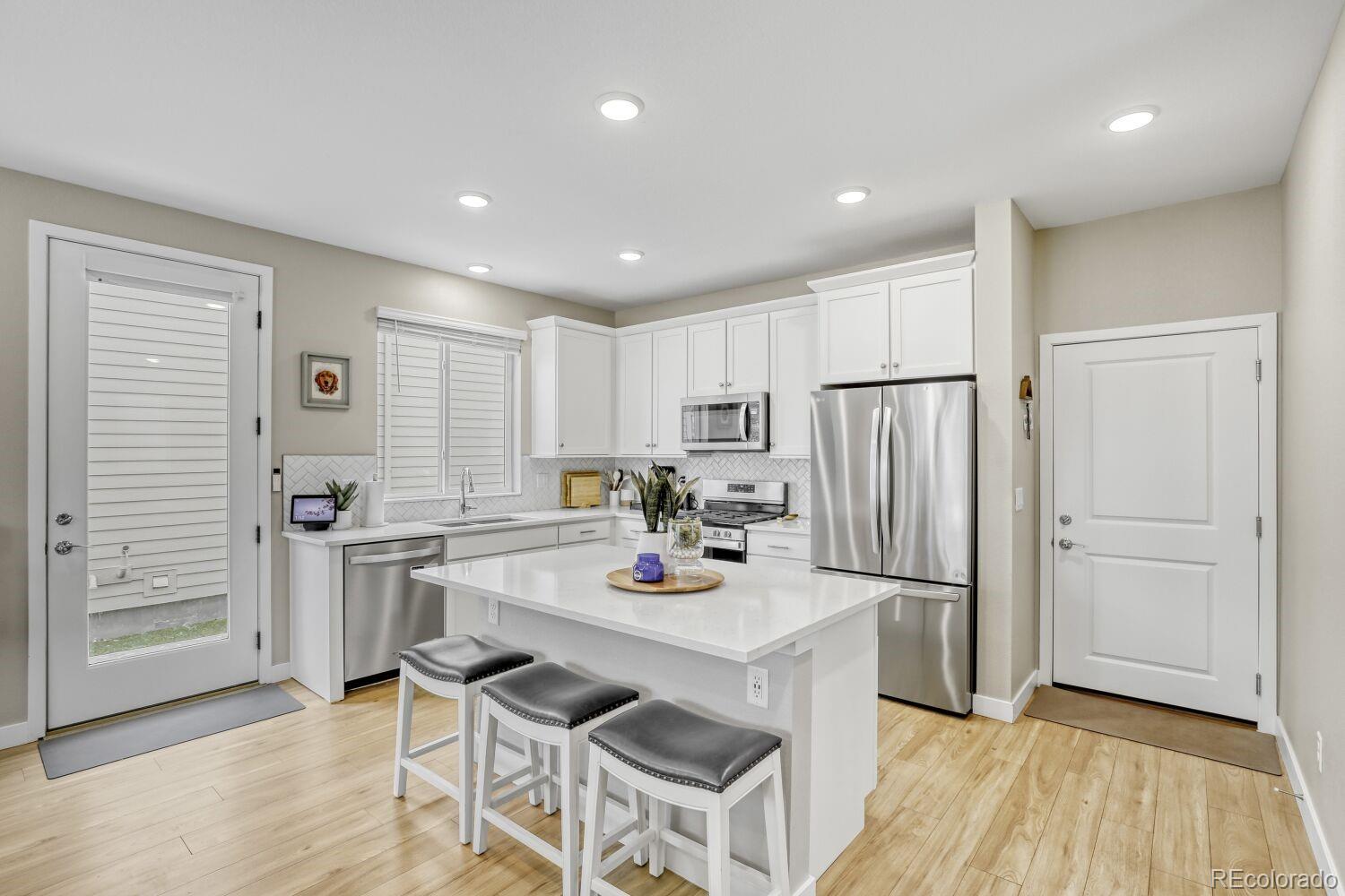 MLS Image #7 for 6329 n galena way,denver, Colorado