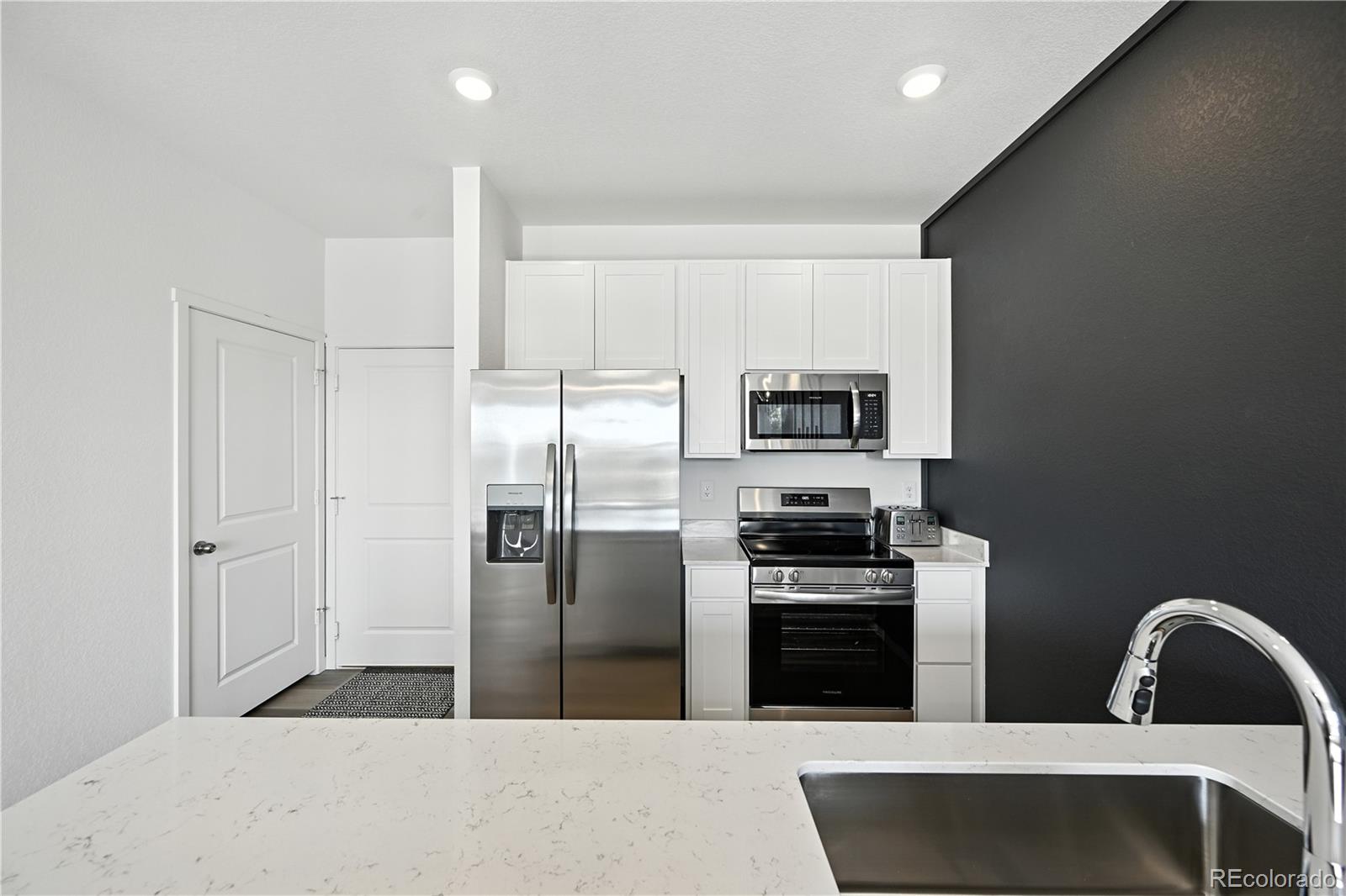 MLS Image #7 for 9072  gladiola way b,arvada, Colorado