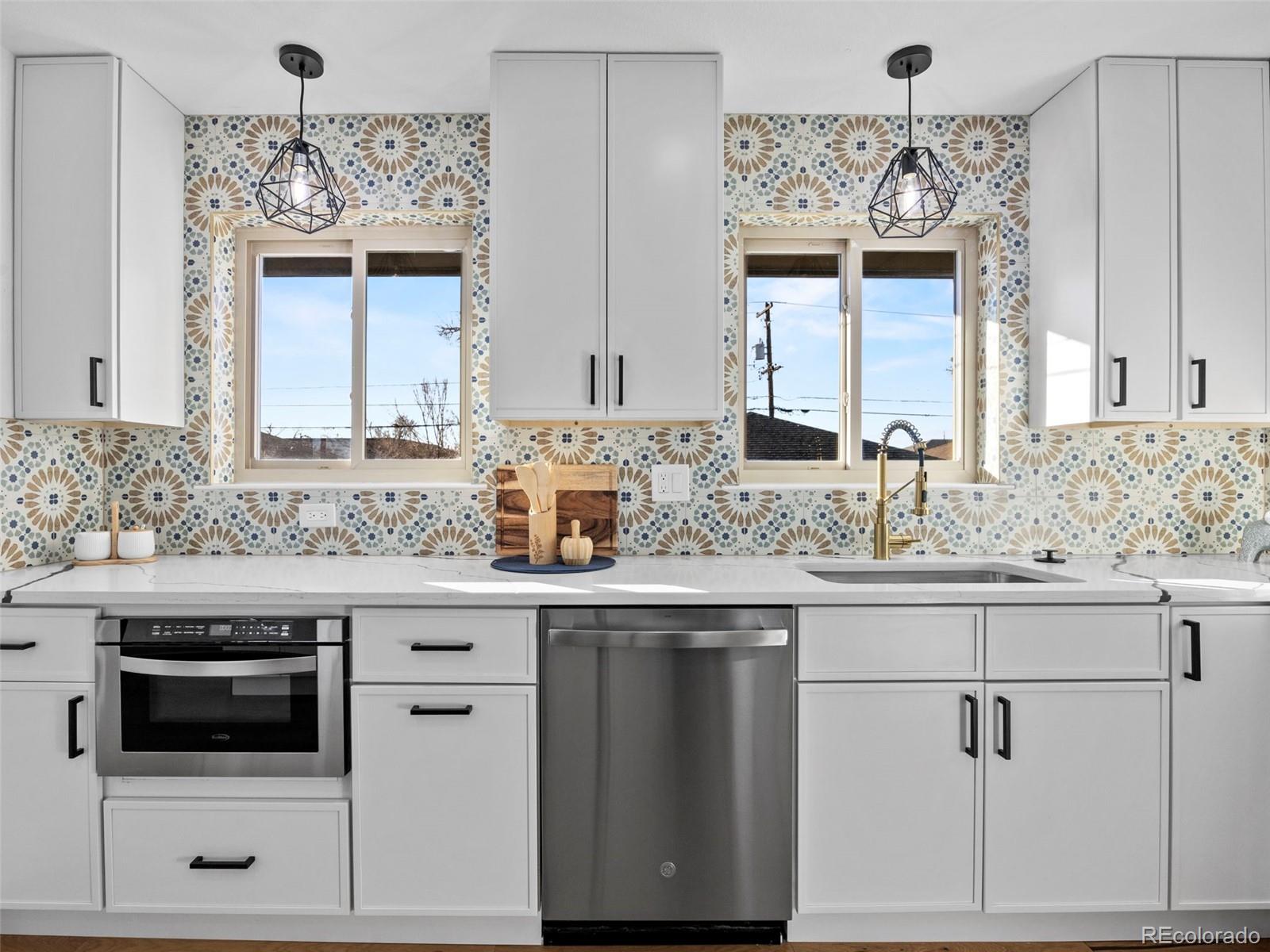 MLS Image #11 for 3553  hudson street,denver, Colorado