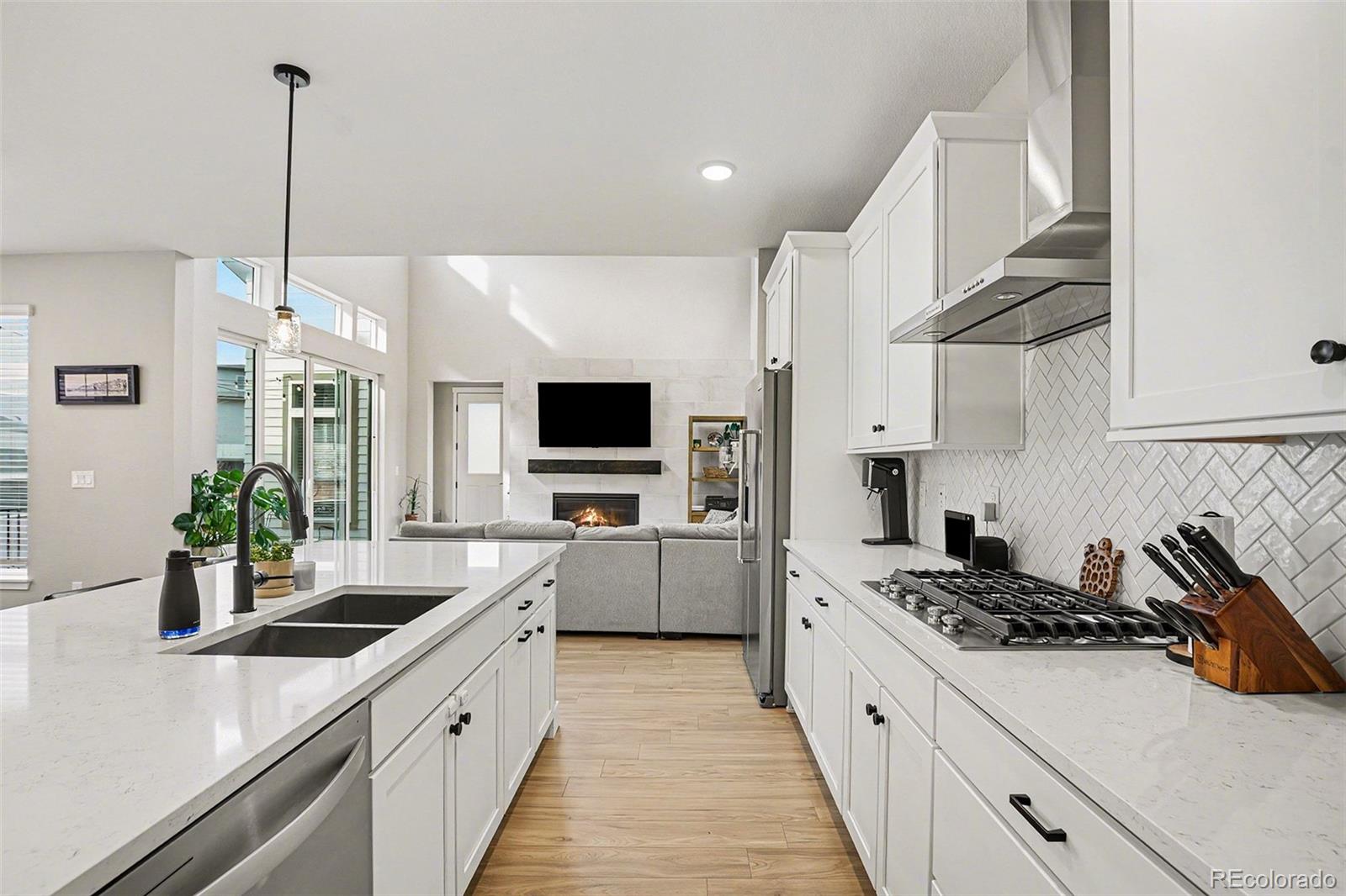 MLS Image #3 for 9958 e 63rd place,denver, Colorado