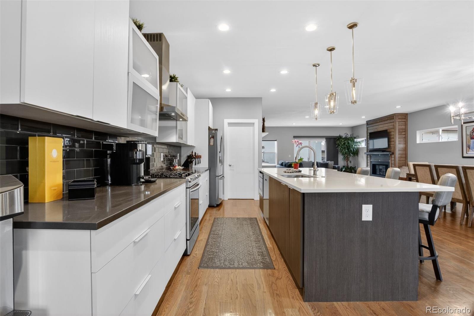 MLS Image #10 for 2635 s acoma street,denver, Colorado