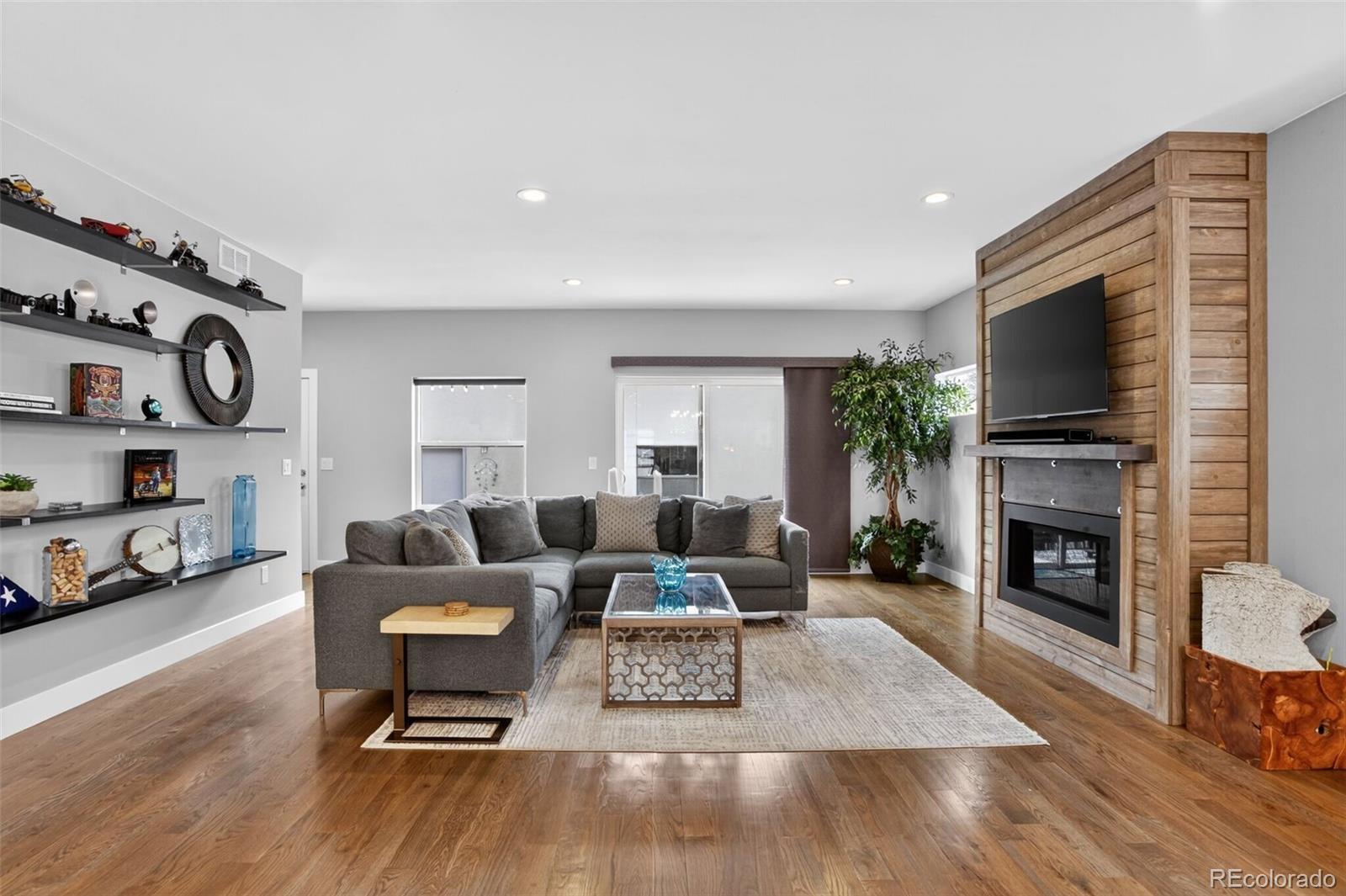 MLS Image #11 for 2635 s acoma street,denver, Colorado