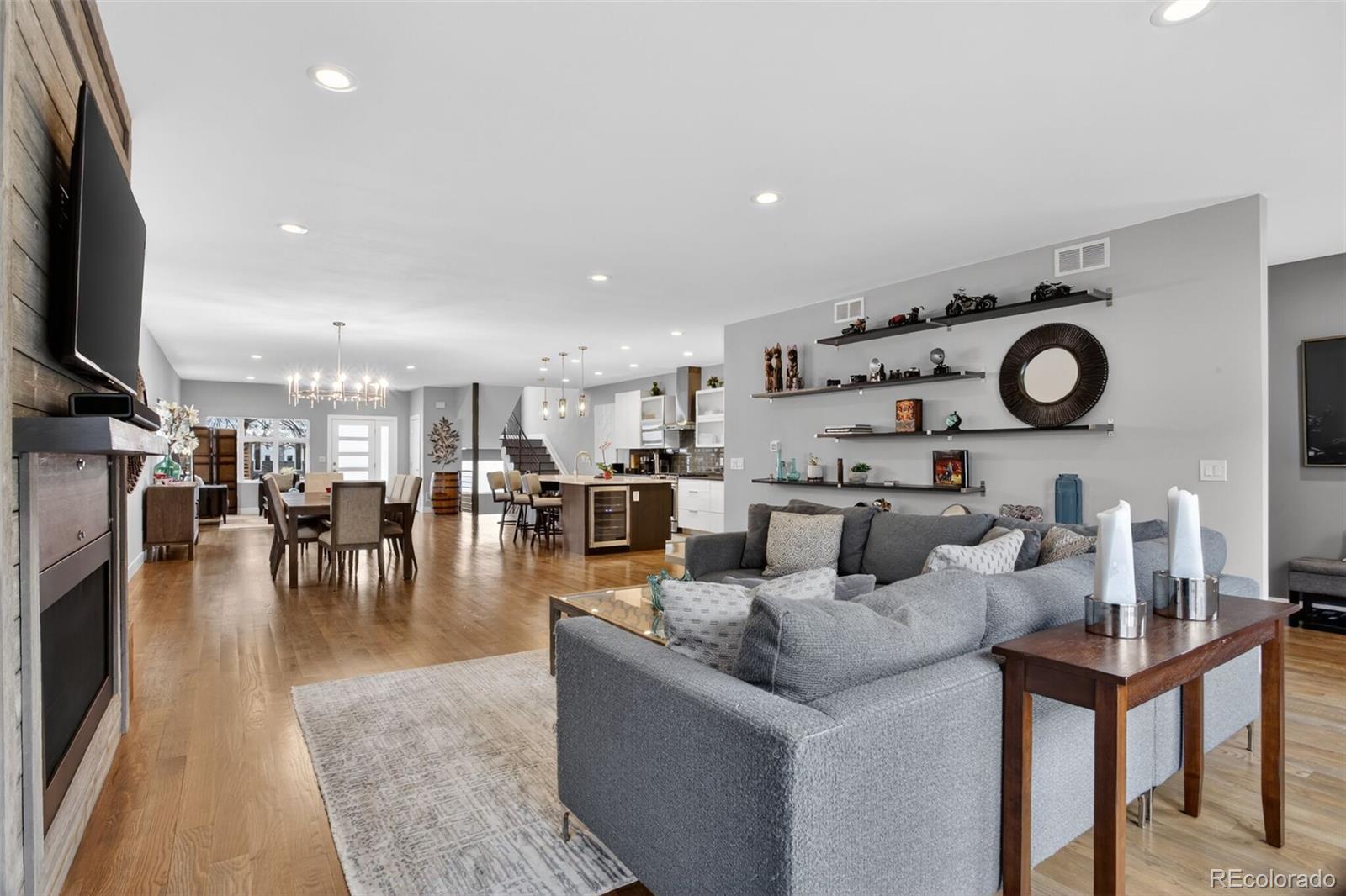 MLS Image #13 for 2635 s acoma street,denver, Colorado