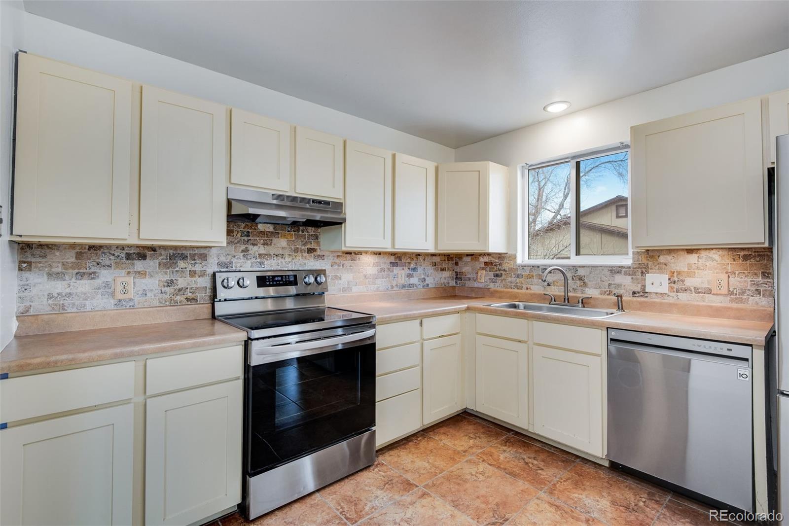 MLS Image #12 for 7191 s webster street,littleton, Colorado