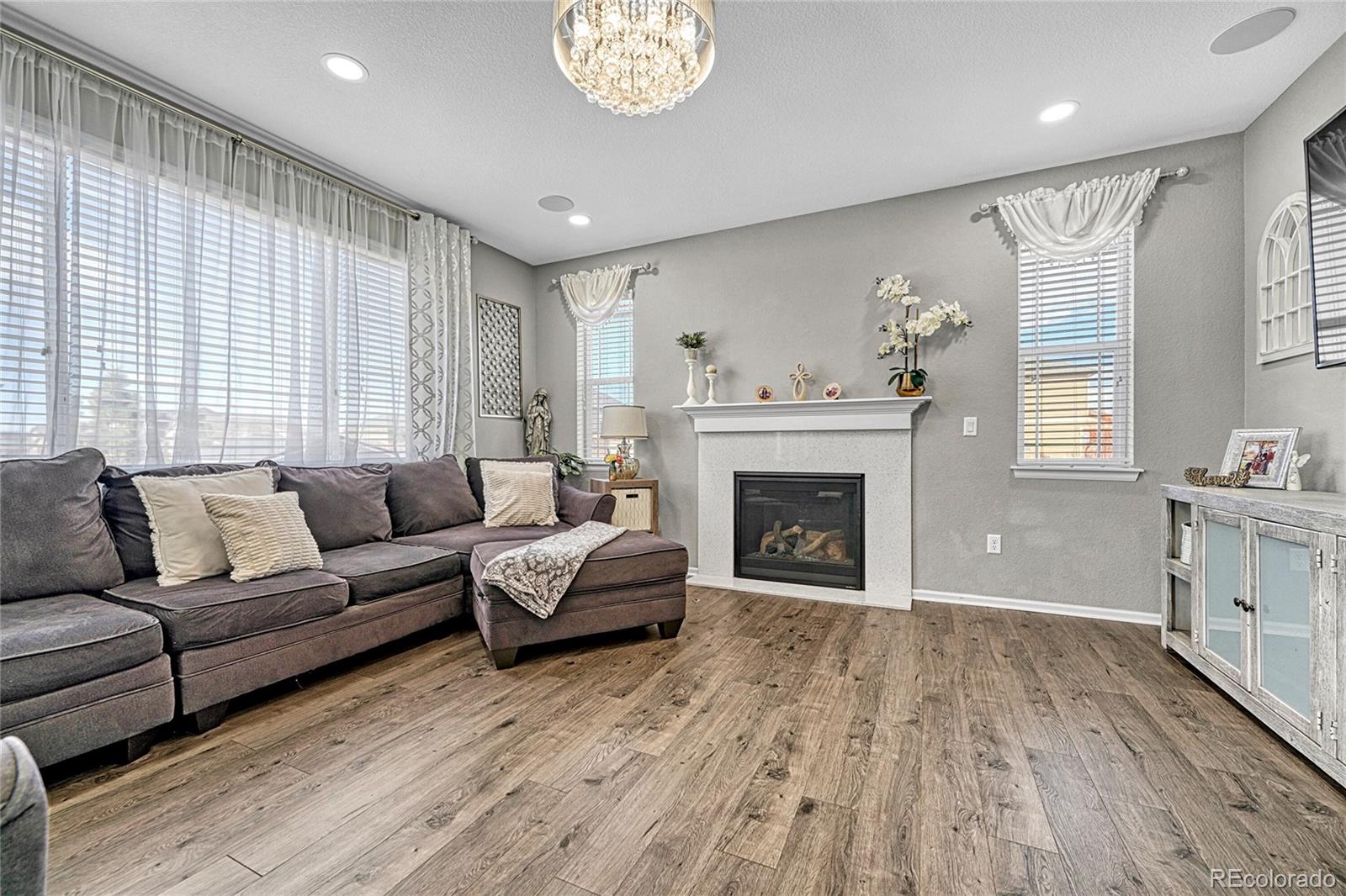 MLS Image #11 for 33 n jamestown way,aurora, Colorado