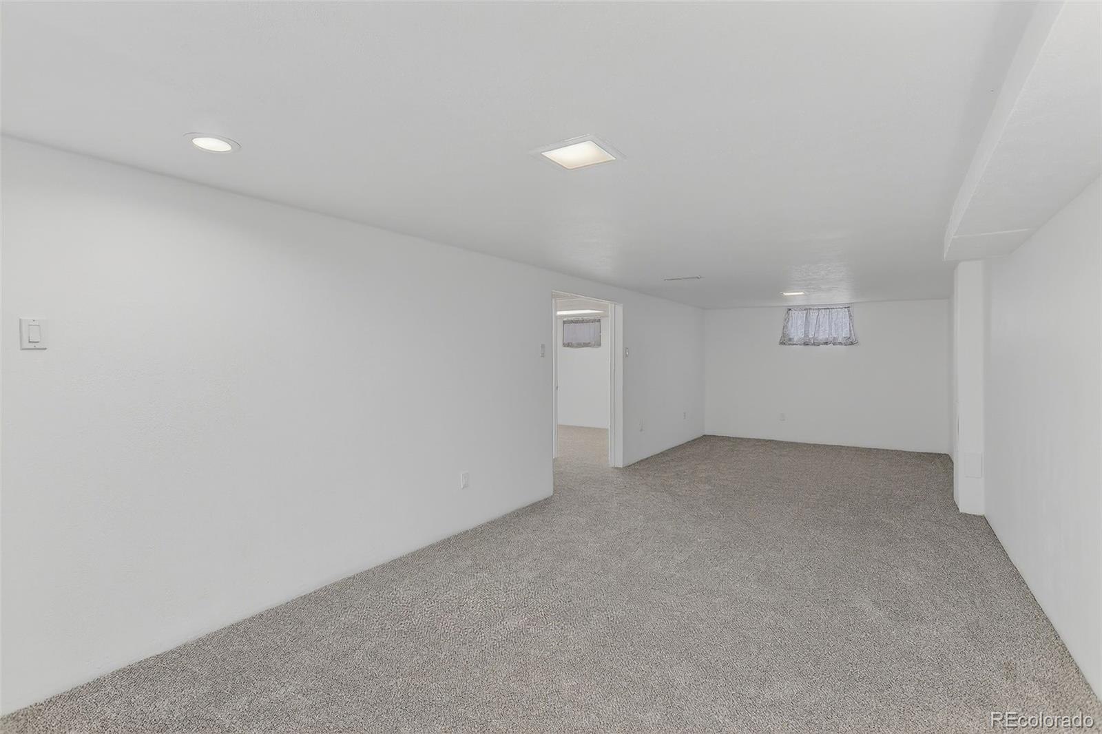 MLS Image #17 for 1861 s knox court,denver, Colorado