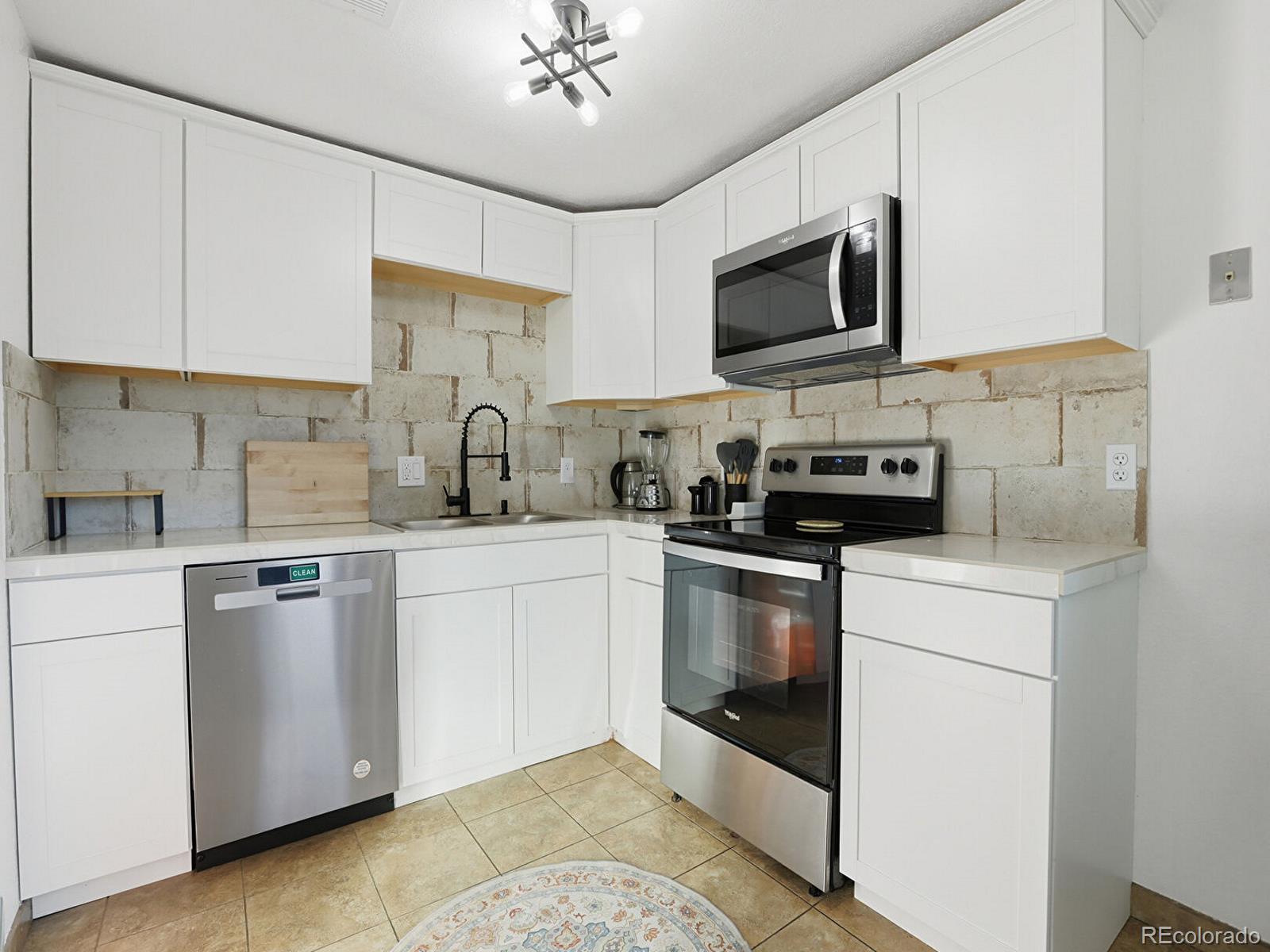 MLS Image #10 for 1723  robb street 33,lakewood, Colorado