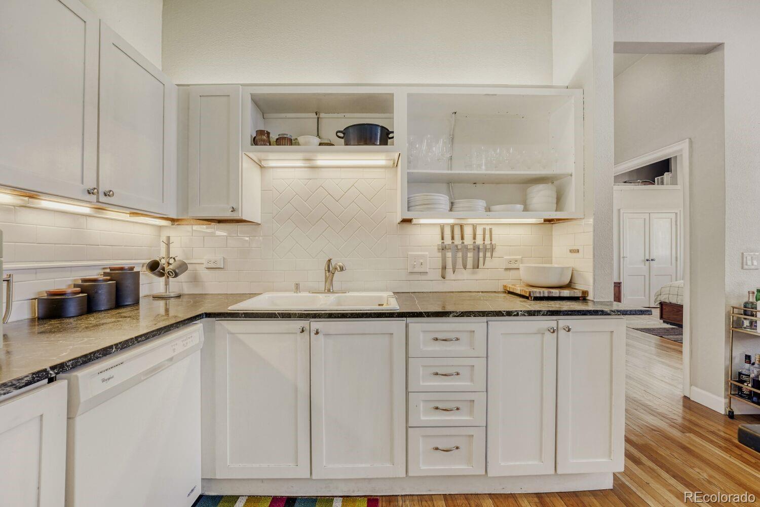 MLS Image #5 for 2351  federal boulevard 306,denver, Colorado