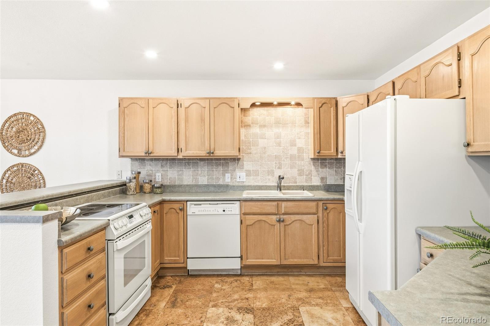 MLS Image #18 for 7664 s ivanhoe way,centennial, Colorado