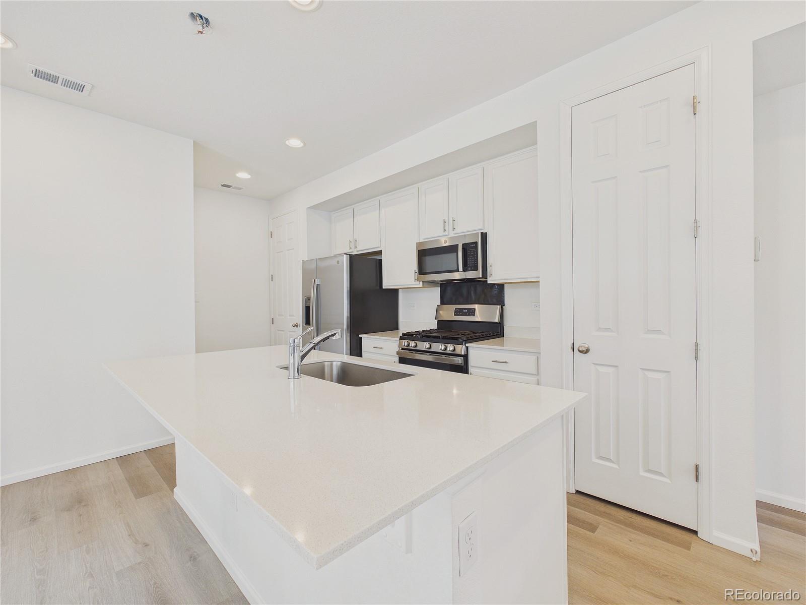 MLS Image #6 for 22863 e tufts avenue,aurora, Colorado