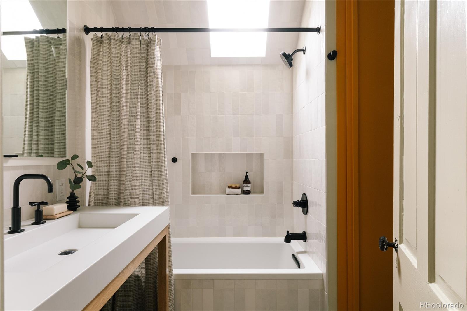 MLS Image #39 for 57 s bannock street,denver, Colorado