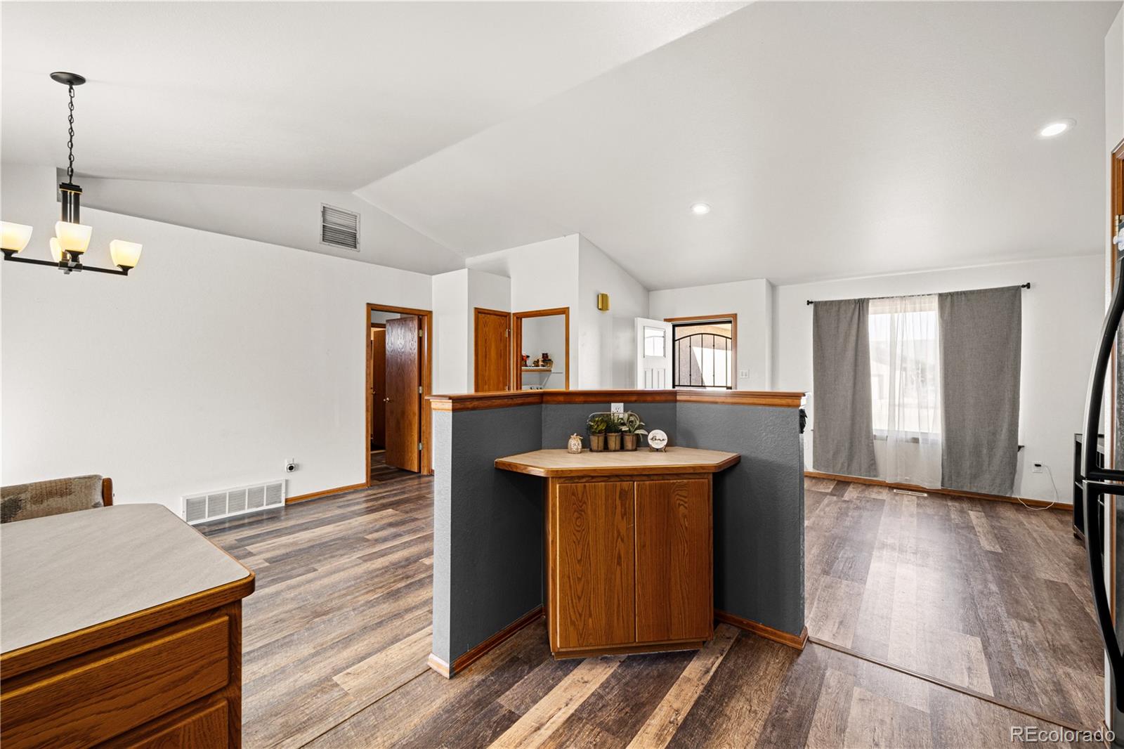 MLS Image #6 for 441 s oak creek drive,pueblo west, Colorado