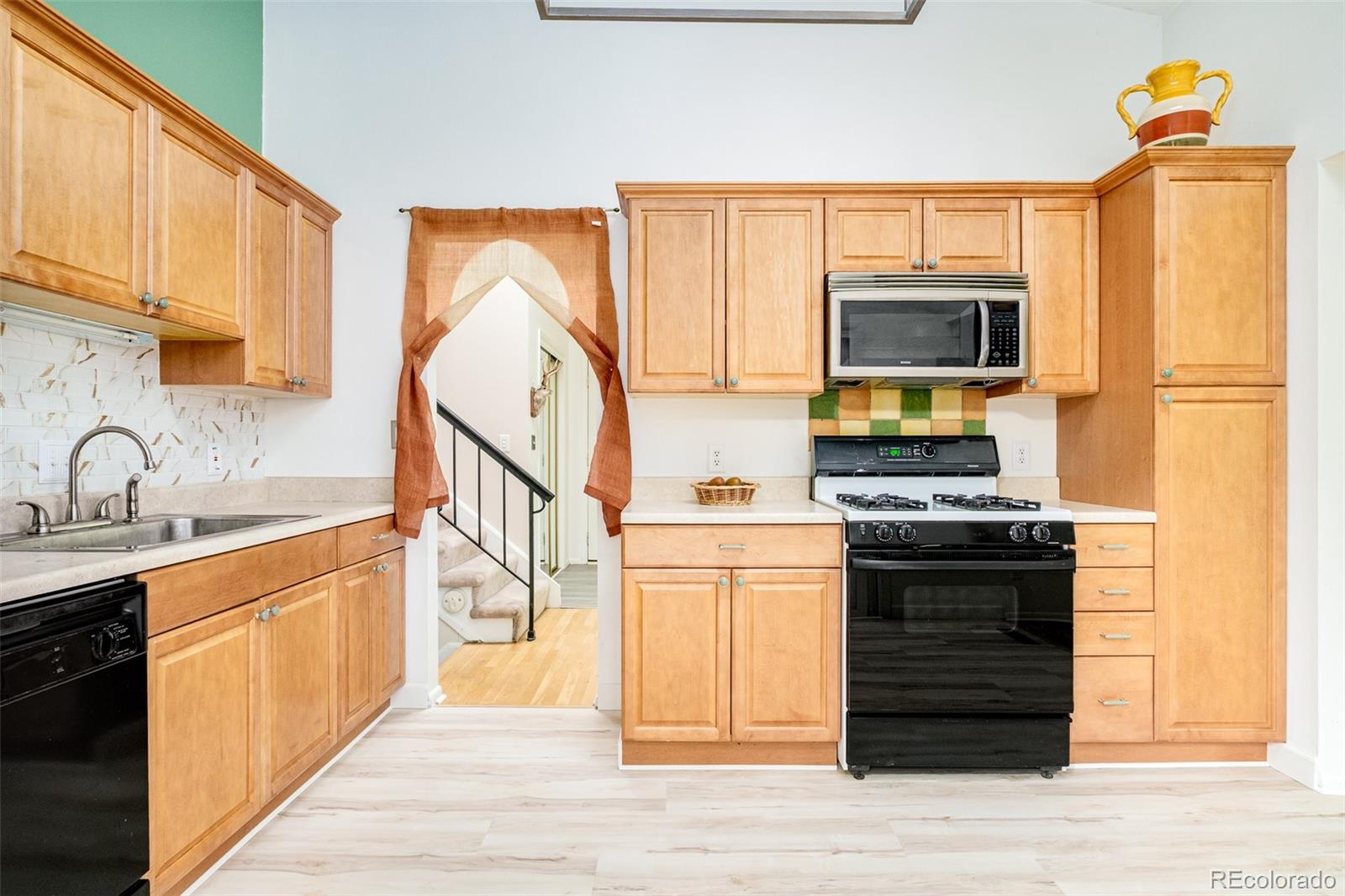 MLS Image #9 for 3073 s xanthia street,denver, Colorado