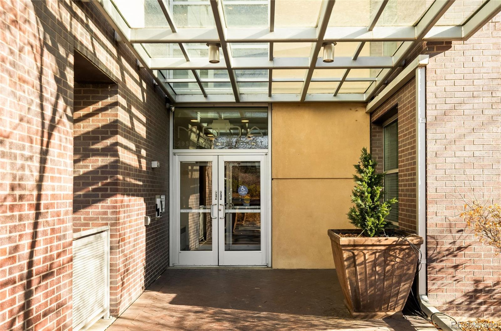 MLS Image #35 for 2958  syracuse street 316,denver, Colorado