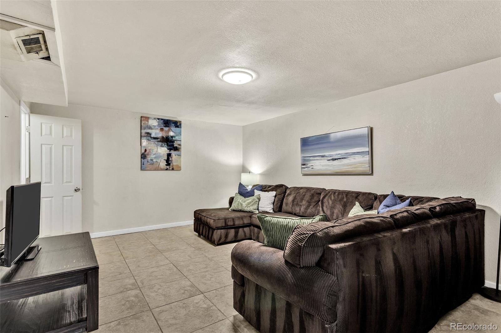 MLS Image #12 for 4971 w hurst place,denver, Colorado