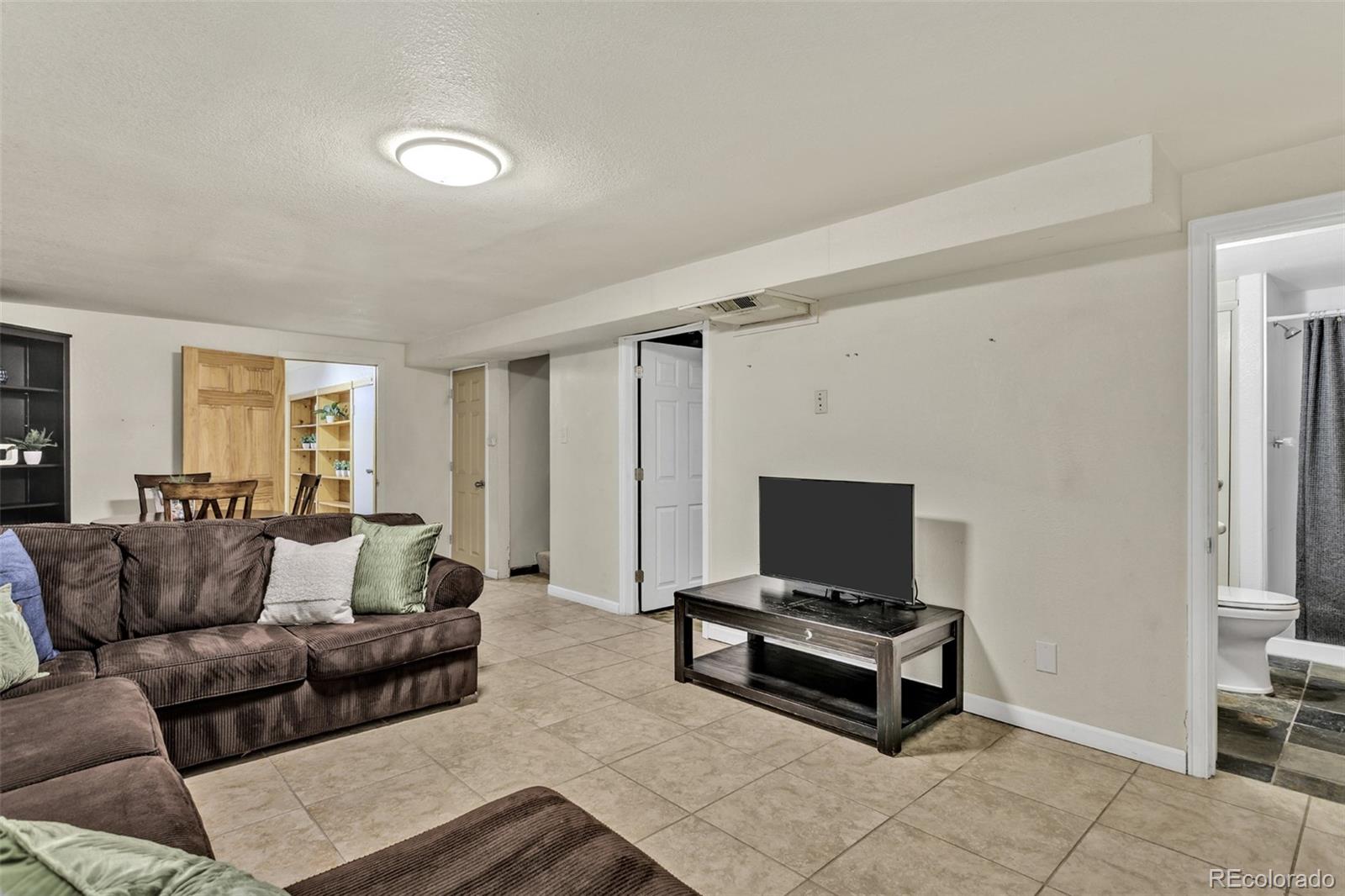 MLS Image #13 for 4971 w hurst place,denver, Colorado