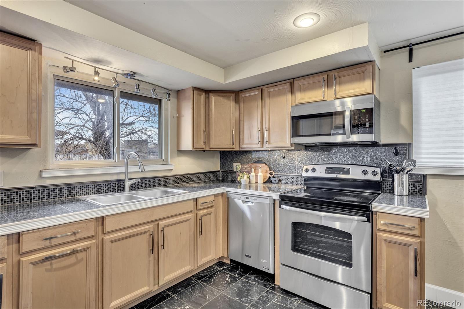 MLS Image #6 for 4971 w hurst place,denver, Colorado